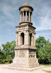 Mausoleo de la familia Julii, c.30-20 a.C.